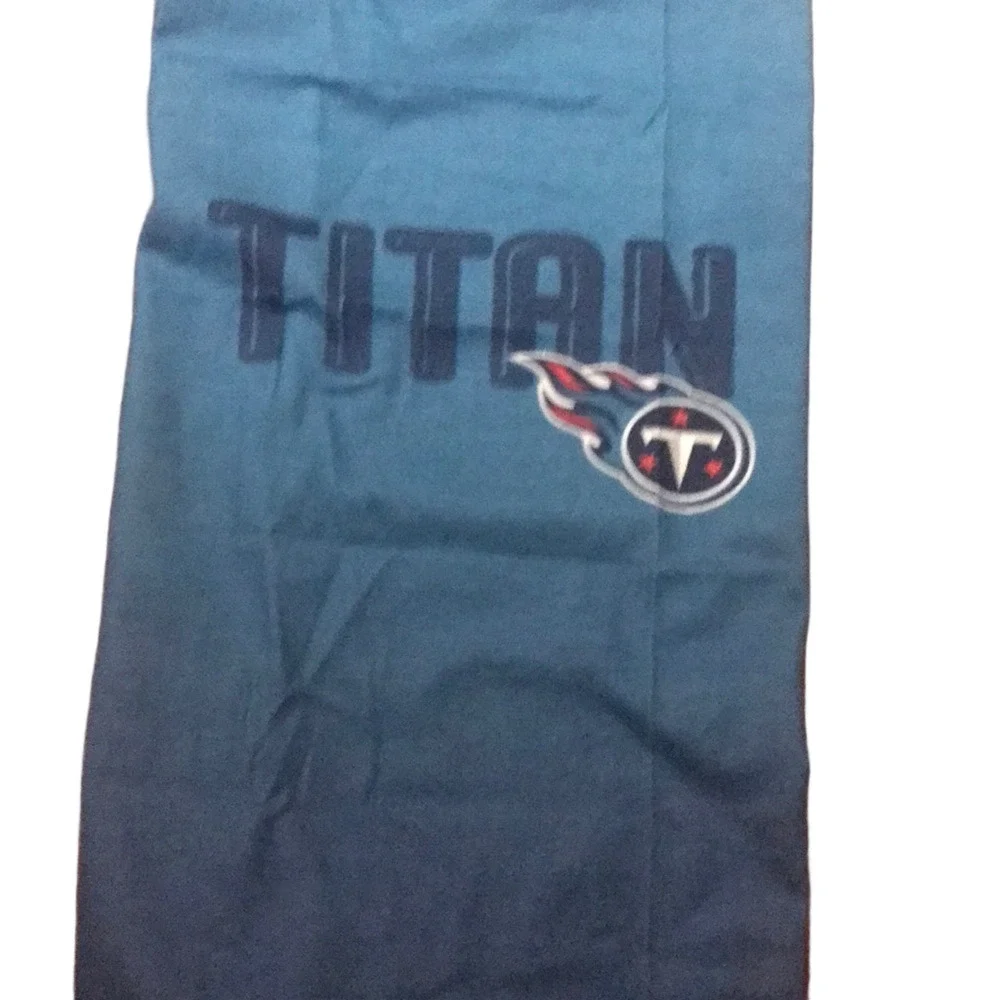 6/$20 New Titans neck gaiter